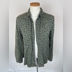 Bella dahl  olive green leopard print long sleeve button down blouse Size S